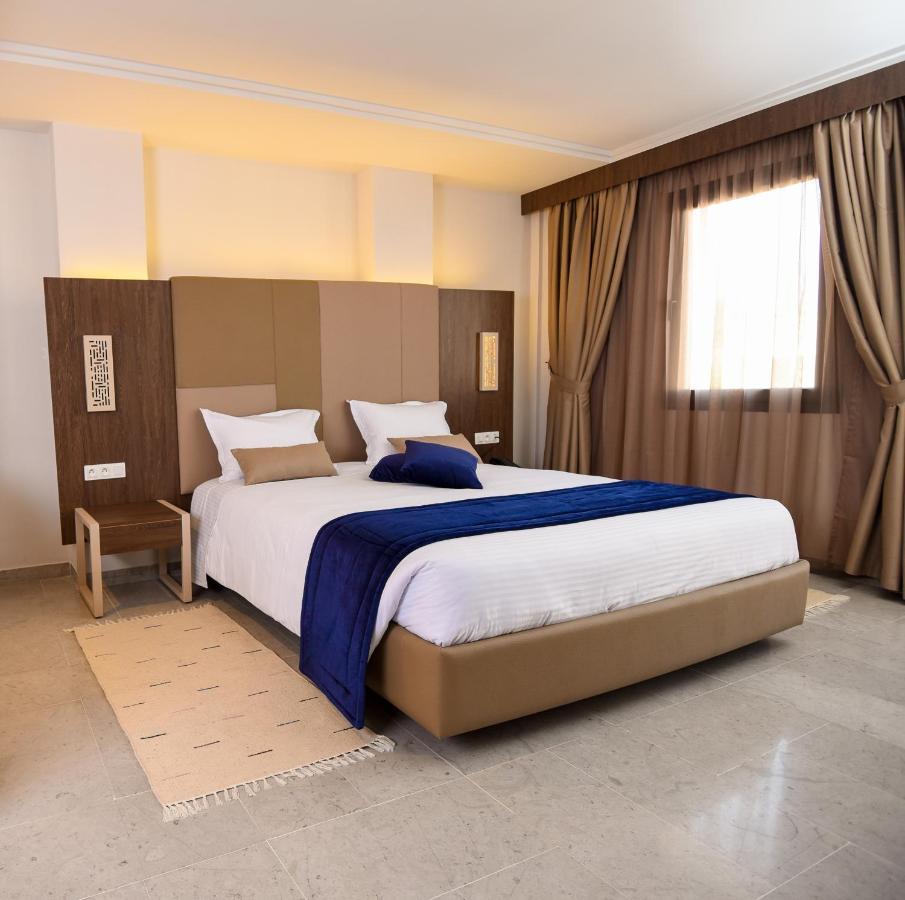 Hotel Lescure Business And Spa Megrine Exterior photo